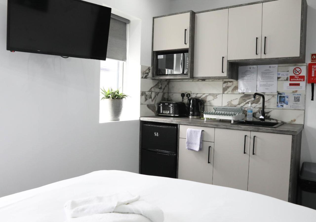 Cb Stays - Private Rooms With Ensuite And Kitchenette In 피터버러 외부 사진