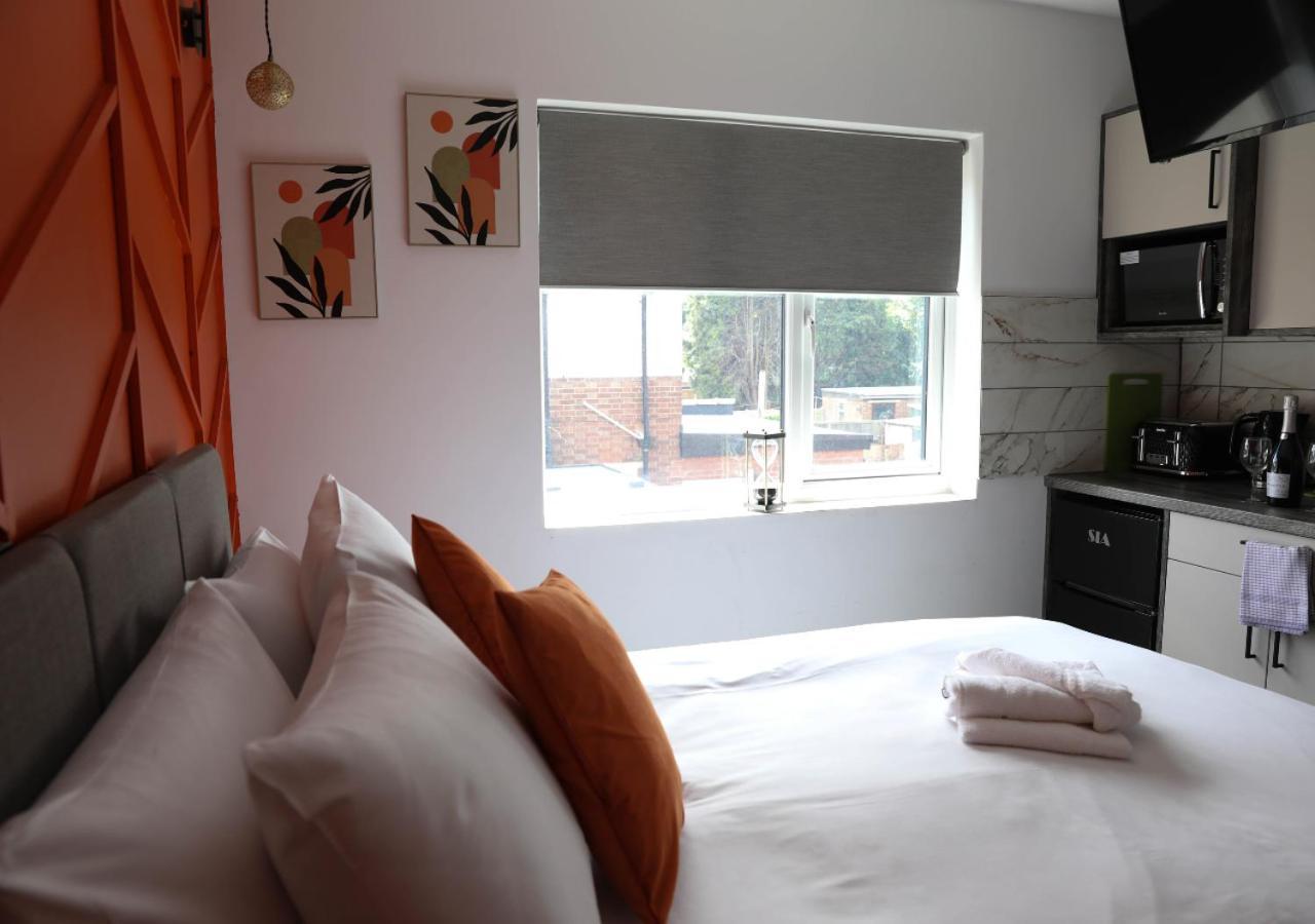 Cb Stays - Private Rooms With Ensuite And Kitchenette In 피터버러 외부 사진