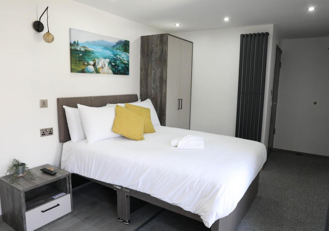 Cb Stays - Private Rooms With Ensuite And Kitchenette In 피터버러 외부 사진
